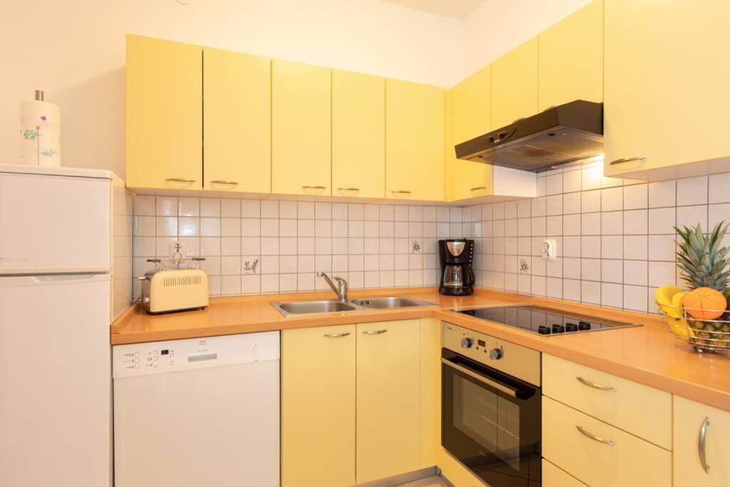 Apartments Doris, Krk Krk Town Exterior photo